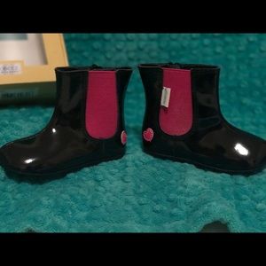 Black and pink baby boots size 4